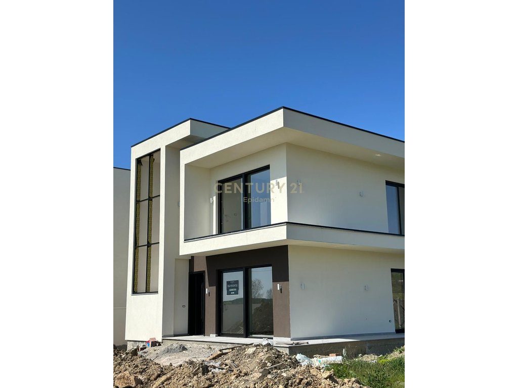 EKSLUZIVE! SHITET VILE INDIVIDUALE ME PISHINE NE GJIRIN E LALZIT!  340.000€