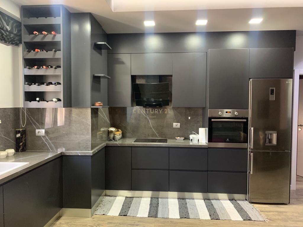JEPET ME QIRA  APARTAMENT  1+1+2  NE SKELE , VLORE!!!
