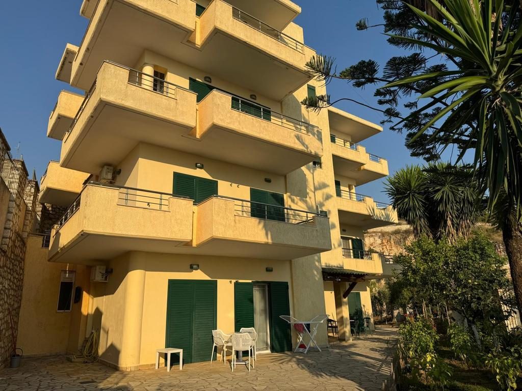 SARANDE, SHESIM OBJEKT 4- KATESH ME PAMJE NGA DETI