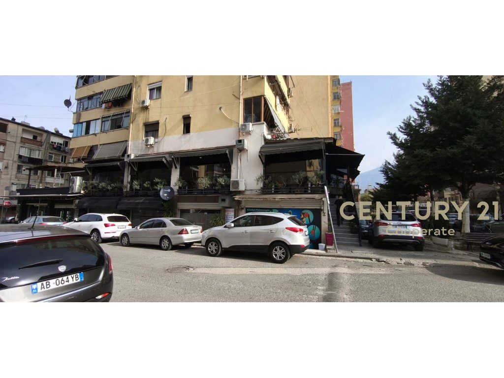 SHESIM AMBIENT KOMERCIAL, PRANË TV KLAN, NGJITUR ME UNIVERSITETIN EUROPIAN TE TIRANES (UET)