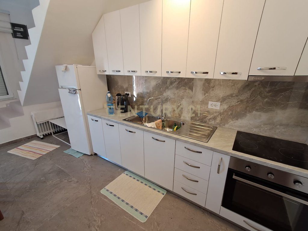 Shtëpi private 3-kateshe Për Shitje , Hardhiat e Egra, Shkodër  | 178 m²