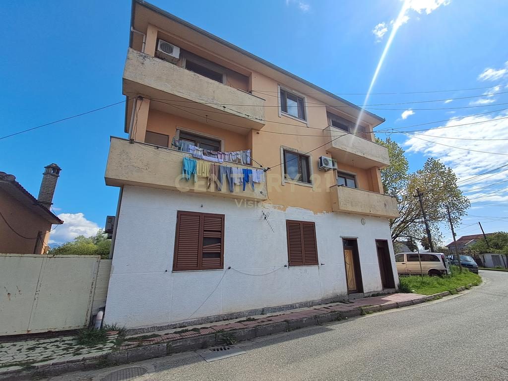 Ndërtesë 3-kateshe  në Shitje afer udhakryqit ,Shkodër | 140 m²