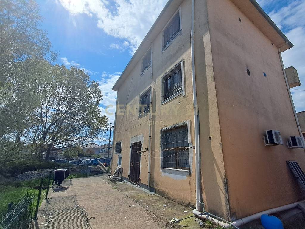 Ndërtesë 3-kateshe  në Shitje afer udhakryqit ,Shkodër | 140 m²