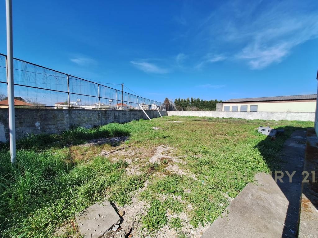 Kapanon ne Shitje  Xhafzotaj Durres- 1384m²  Ndertese | 3722 m²  Toke!!