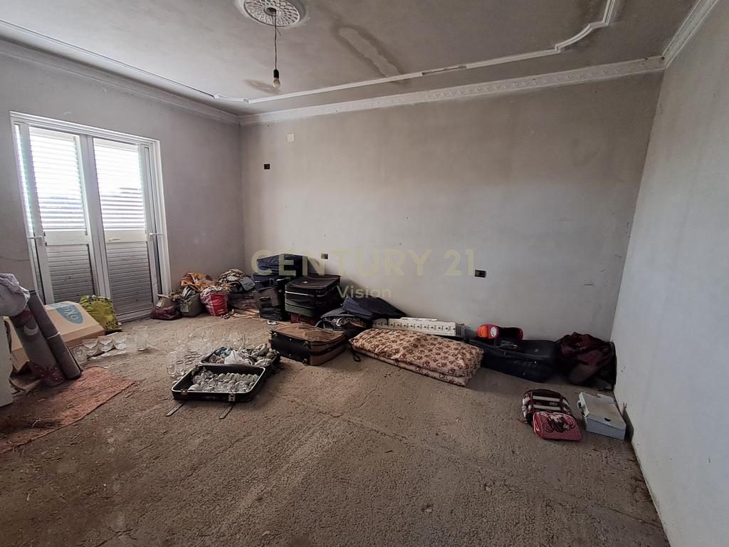 Shtepi 2-kateshe + toke per shitje ne golem, Shkoder - 1600 m2
