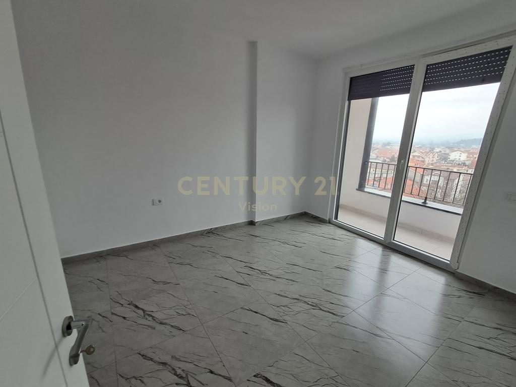 Apartament 3+1+3+ 2 ballkone per shitje, afer Arres se Madhe, Shkoder -    135 m2