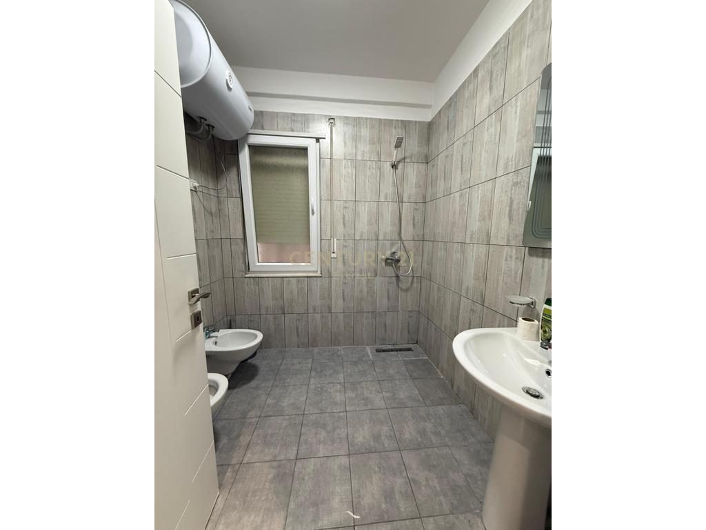 ELITE PALACE SHKOZE, JAPIM APARTAMENT 1+1 ME QERA!