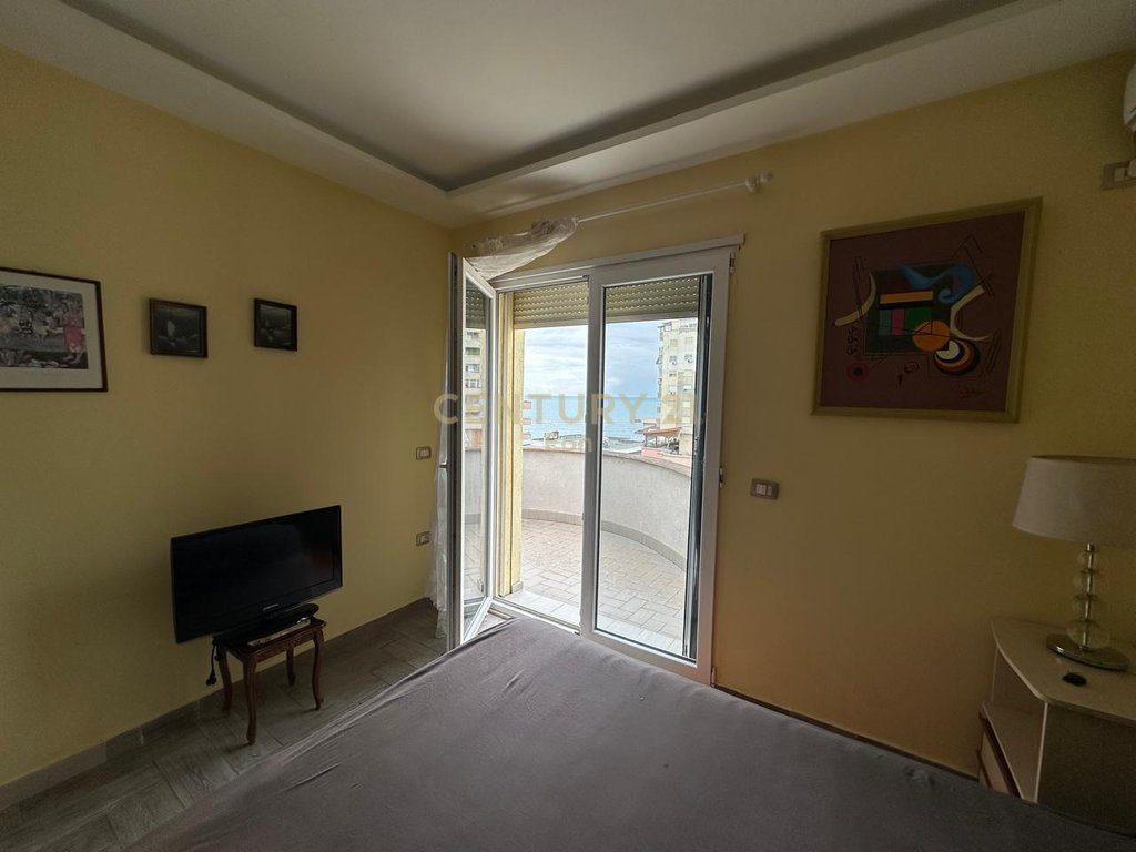 JAPIM ME QIRA APARTAMENT 3+1+2 ME PAMJE DETI NE VOLLGA DURRES !