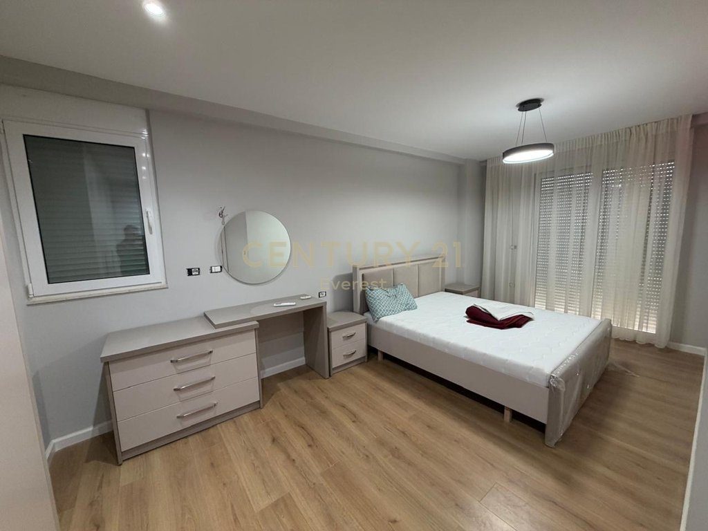 SHKOZE, APARTAMENT 2+1 PER QIRA