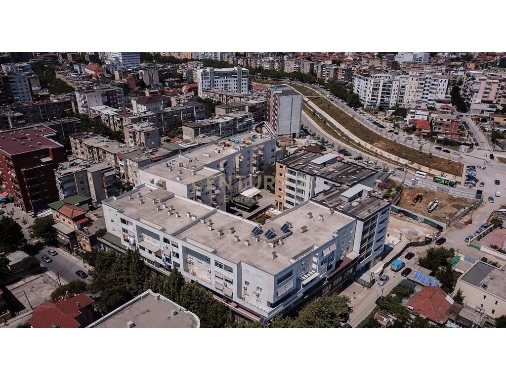 Shitet Ambient Komercial Tregu i Ri Elektrik