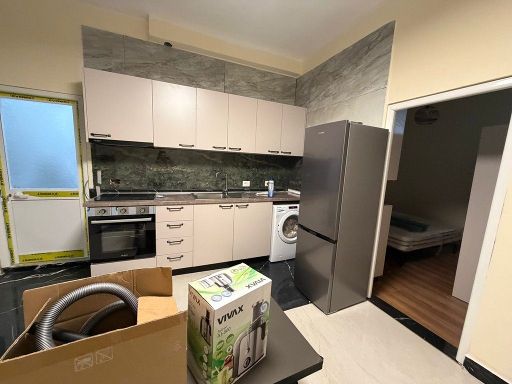 Apartament 1+1 Me Qira në Ali Demi, Tiranë