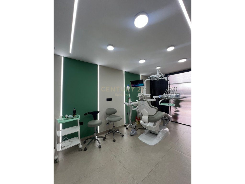 Shitet Klinikë Dentare tek Lulishtja – Durrës