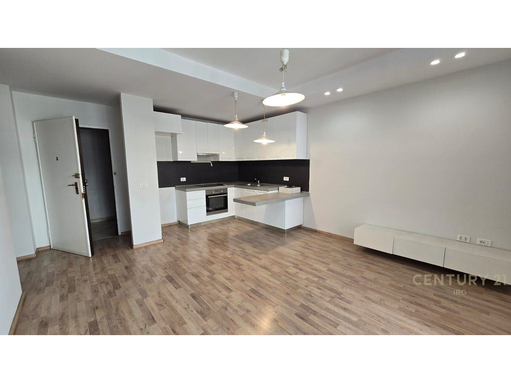APARTAMENT 1+1 TEK KOMPLEKSI DELIJORGJI!