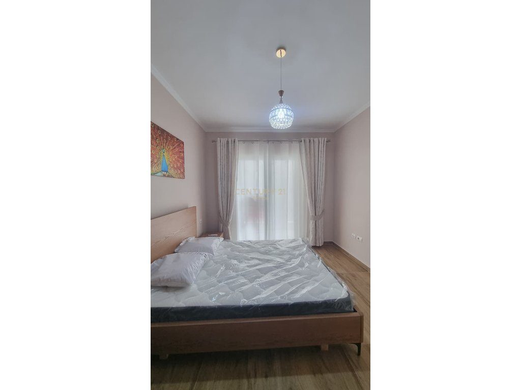 Apartament 1+1 me Post Parkimi me Qira tek Zogu i Zi!