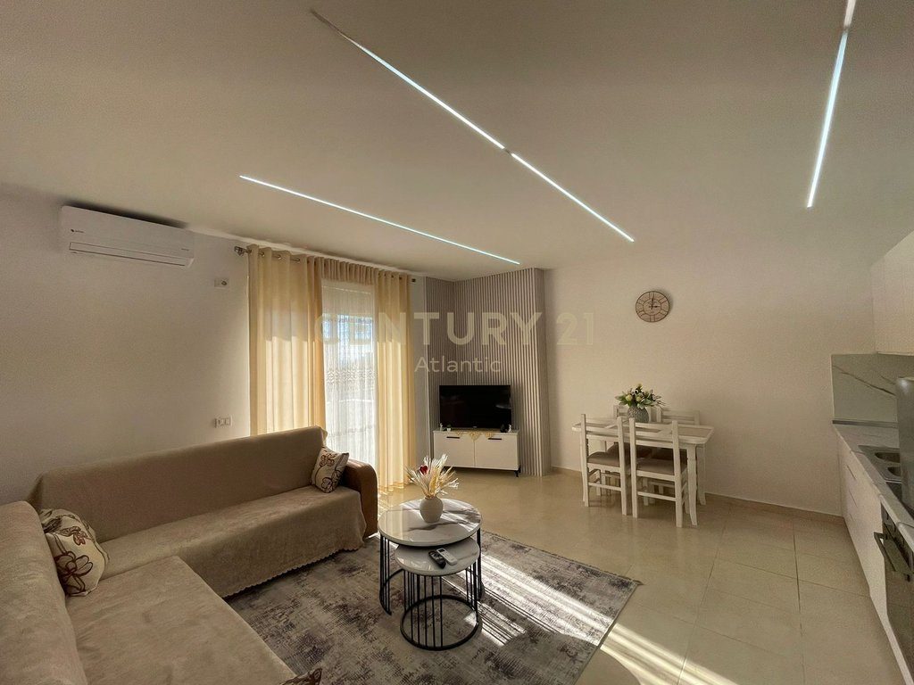 Shitet Apartament 1+1+2ballkone ne Plazh Iliria, Durres!