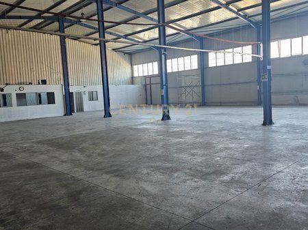 AMBIENT KOMERCIAL / SHOWROOM ME QIRA   |AUTOSTRADA DURRES-TIRANE