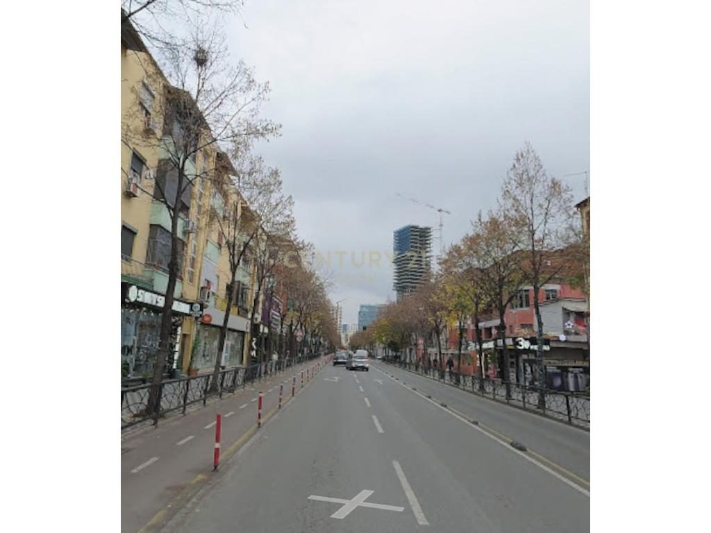 Shesim Dyqan dhe 2 Garsoniere buze Rruges se Durresit, Tirane!