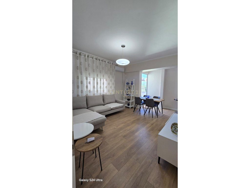 Apartament 2+1 me Qira pranë Muzeumit, Durres !