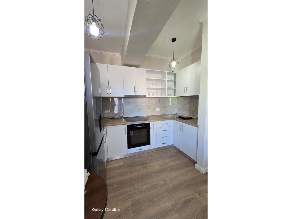 Apartament 2+1 me Qira pranë Muzeumit, Durres !
