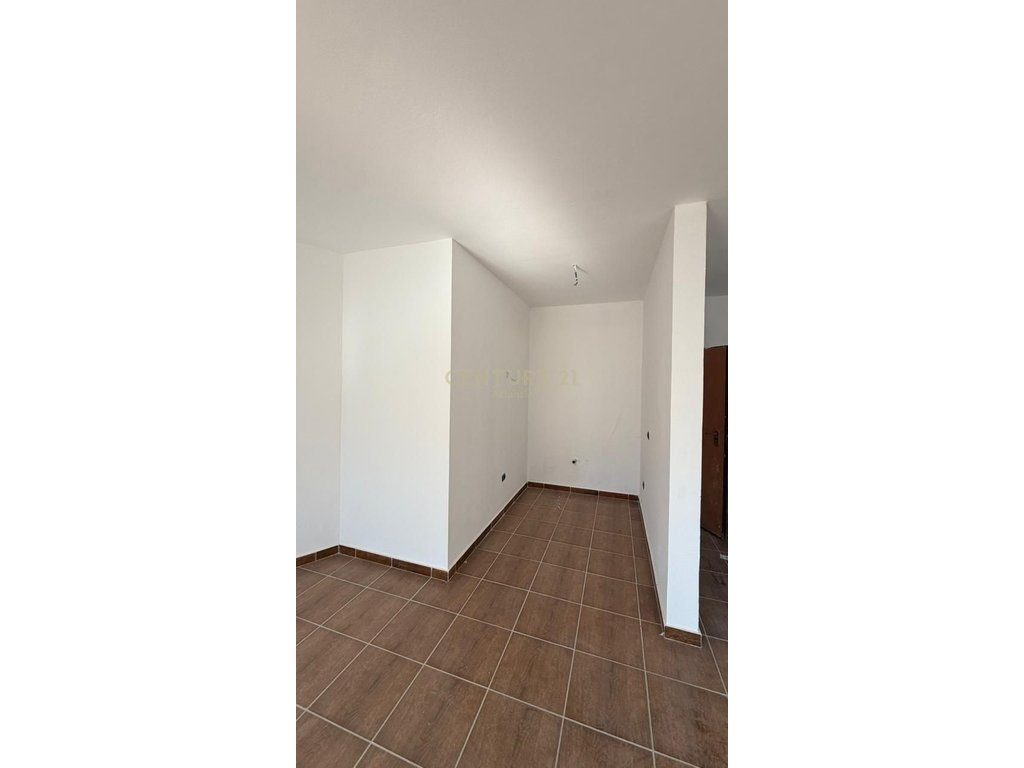 Apartament 1+1 Për Shitje në Shkëmbin e Kavajës, Durrës - 141,900€ | 86 m²