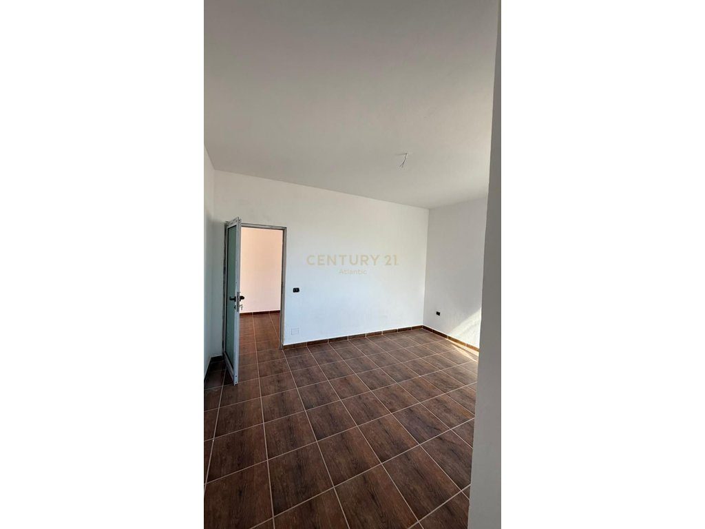 Apartament 1+1 Për Shitje në Shkëmbin e Kavajës, Durrës - 141,900€ | 86 m²