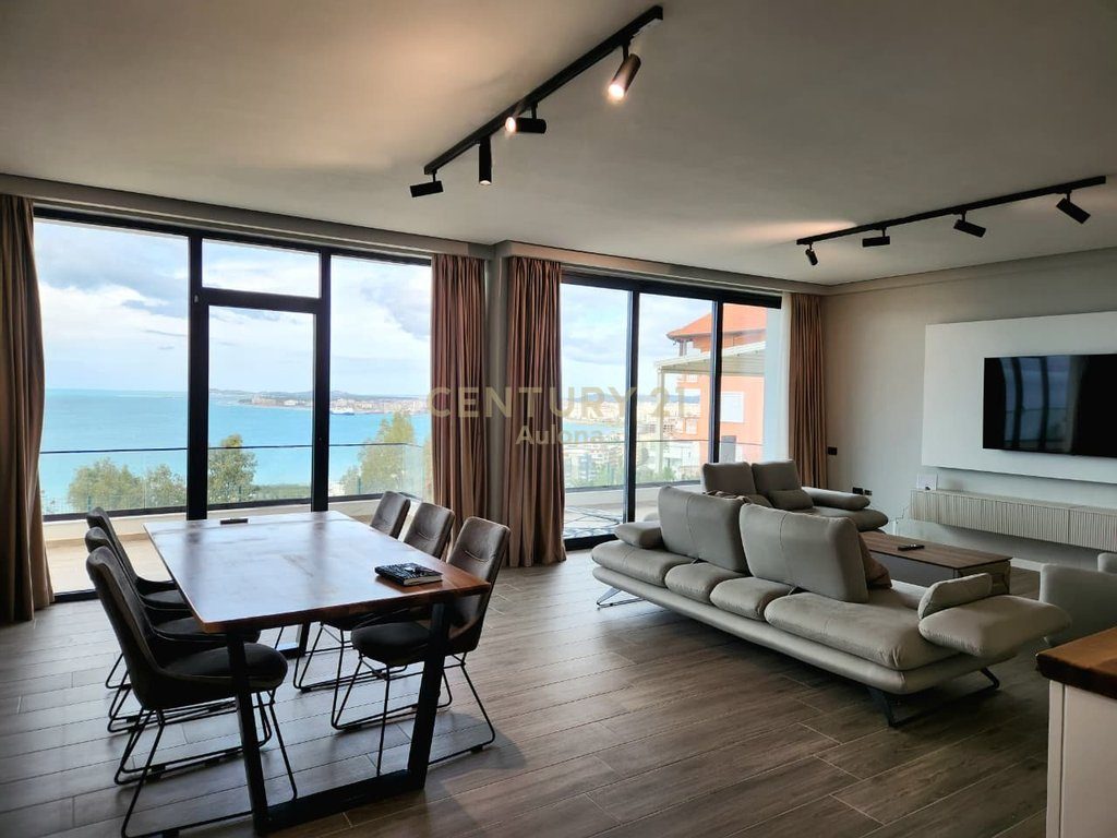 Apartament 2+1 me Oborr dhe Pamje të Plotë nga Deti