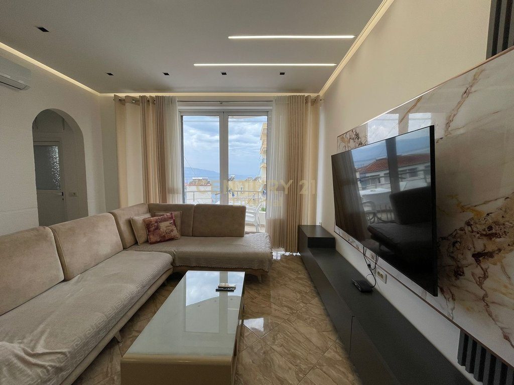 Shitet Apartament 1+1 ne Sarande