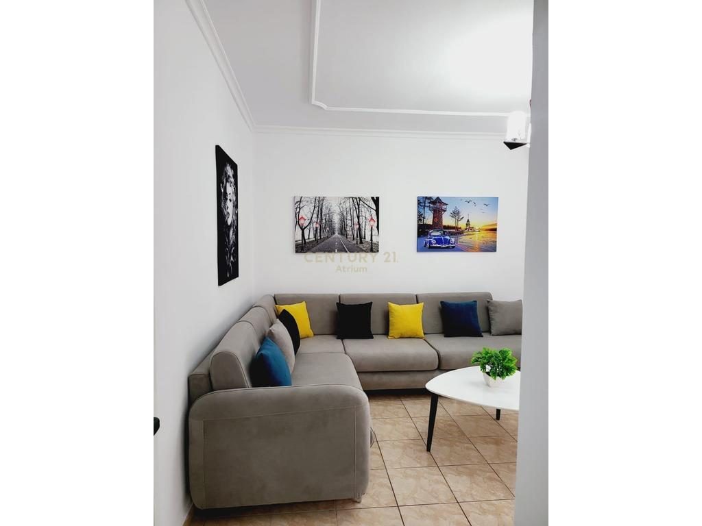 JEPET ME QIRA APARTAMENT 1 + 1 TEK SHKOLLA E KUQE !!