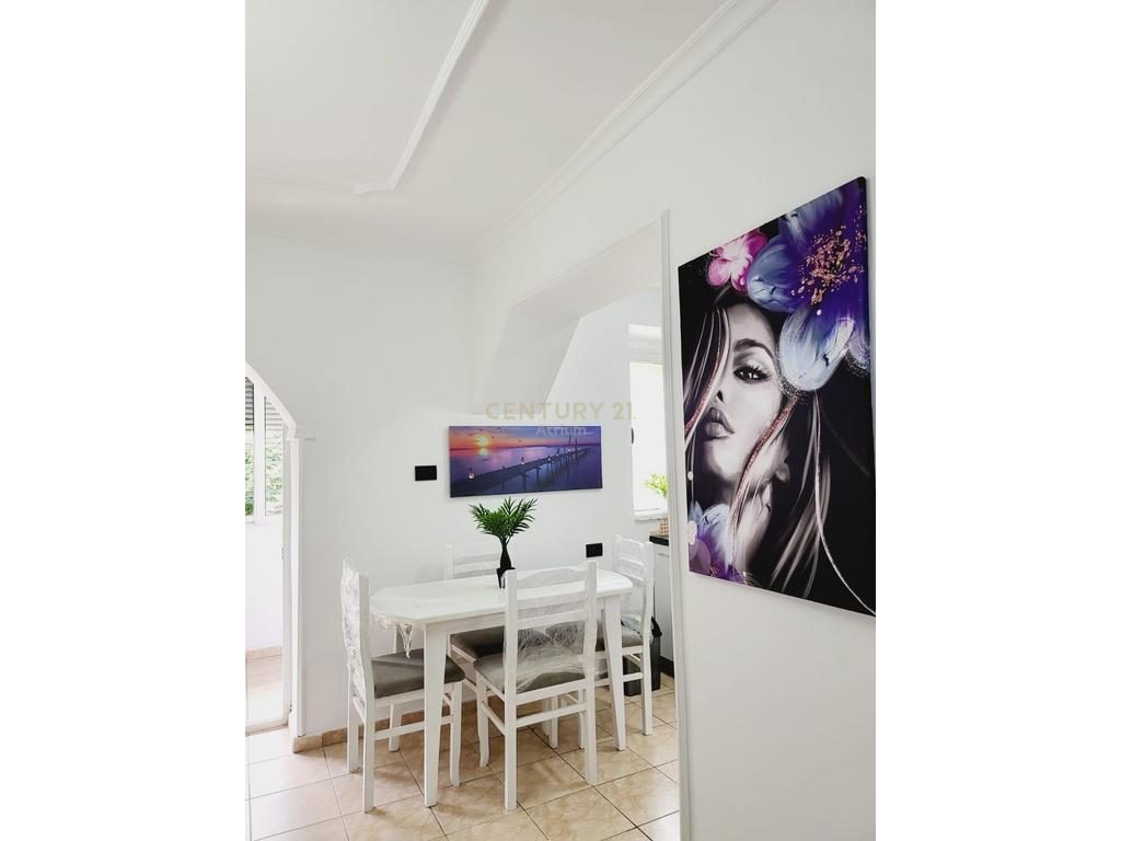 JEPET ME QIRA APARTAMENT 1 + 1 TEK SHKOLLA E KUQE !!