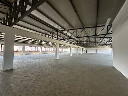 Magazinë për Qira në Autostraden Tirane-Durres, Tiranë