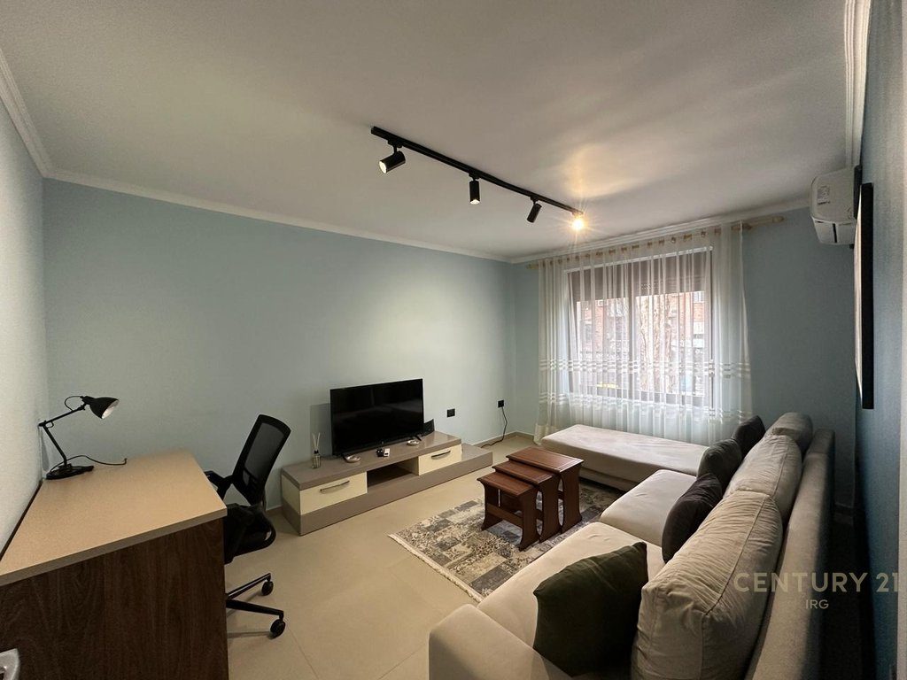 Apartament 1+1 me kuzhine te vecuar, pranë Lulishtes “1 Maji” – përballë Ish-Ekspozitës