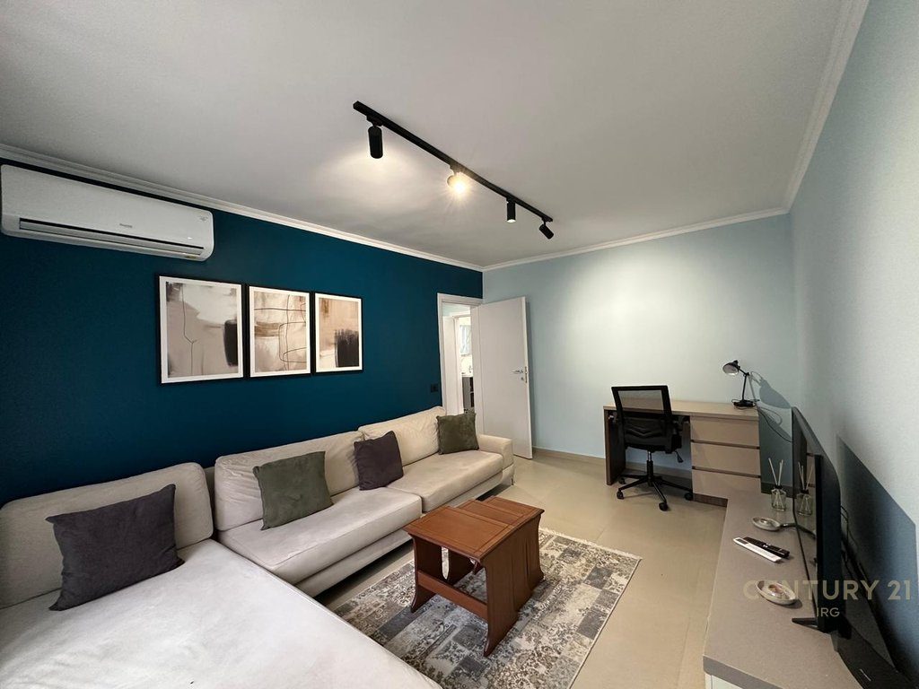 Apartament 1+1 me kuzhine te vecuar, pranë Lulishtes “1 Maji” – përballë Ish-Ekspozitës