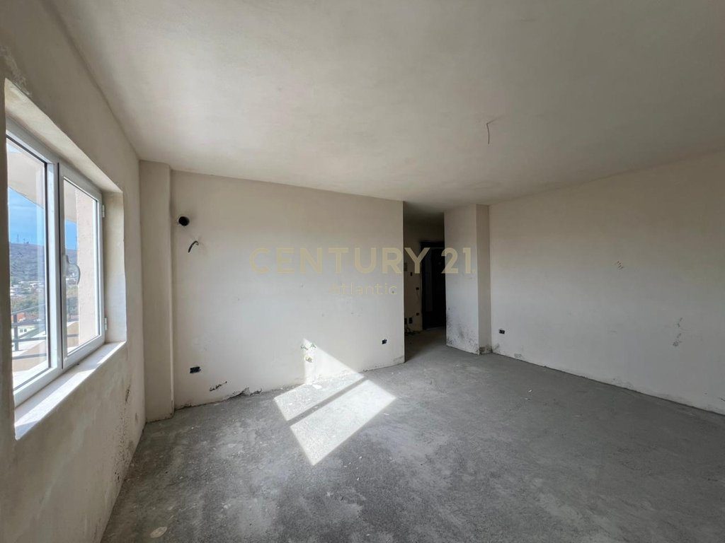 SHITET APARTAMENT 1+1 NE SPITALLE !
