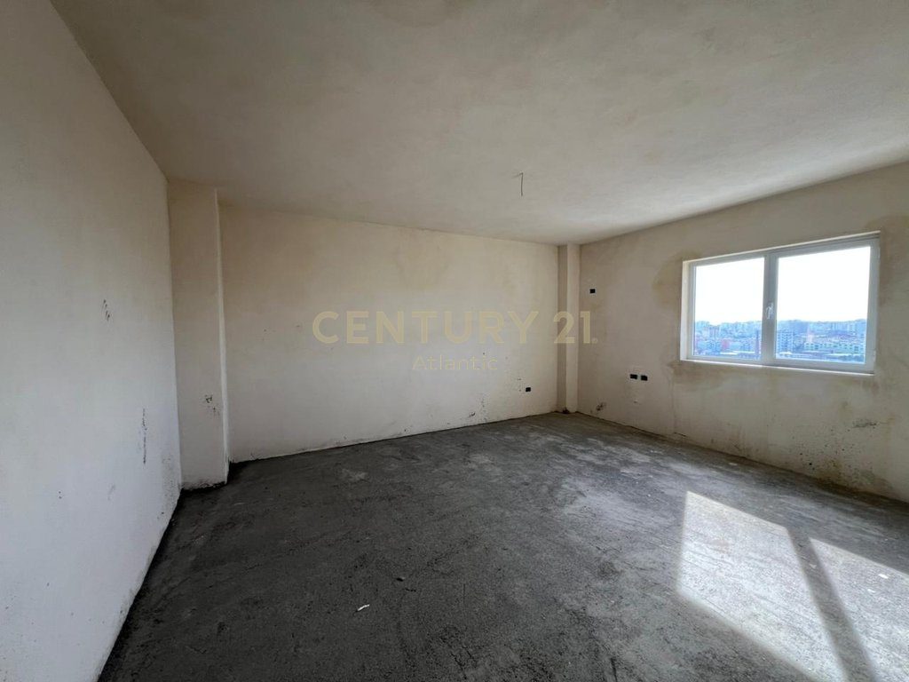 SHITET APARTAMENT 1+1 NE SPITALLE !