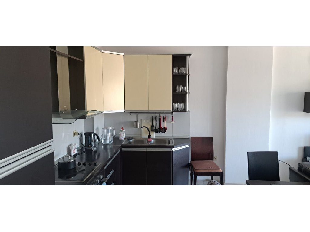 JEPET PER QIRA APARTAMENT 1+1,ME PAMJE NGA DETI,NE LUNGOMARE( E disponueshme prej shtatorit!