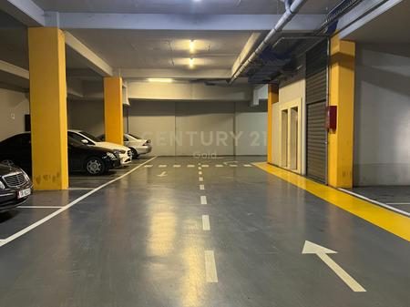 Shitet Kati -2 i Parkingut pranë Rrugës së Barrikadave