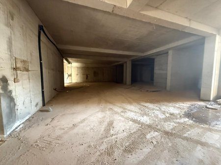 Shitet Kati -2 i Parkingut pranë Rrugës së Barrikadave