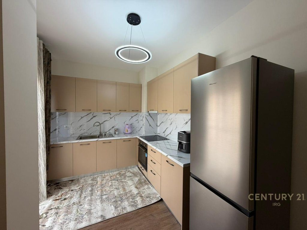 SHITET, APARTAMENT 2+1+2 NE LAPRAKE, RRUGA DRITAN HOXHA!