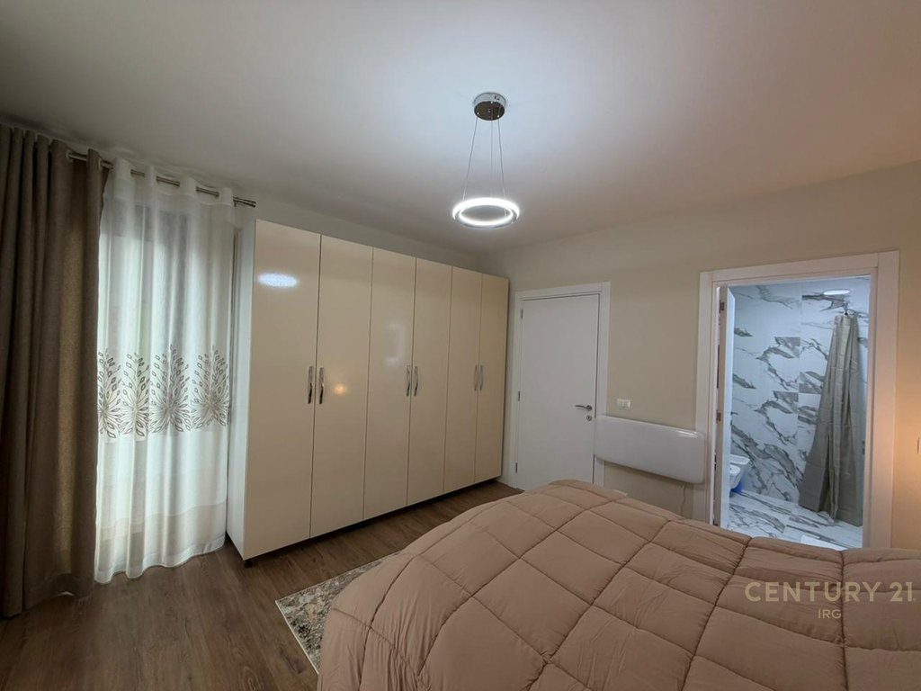 SHITET, APARTAMENT 2+1+2 NE LAPRAKE, RRUGA DRITAN HOXHA!