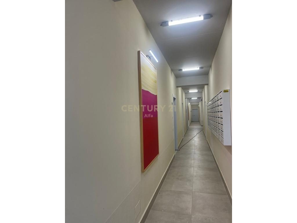 JEPET ME QIRA APARTAMENT 1+1 TEK KOPMLEKSI KADIU