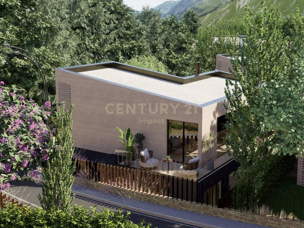 Vilë e bashkangjitur 3+1+4 Për Shitje te SeeHëna Mjull - Bathore, Tiranë - 585,000€ | 378.4 m²