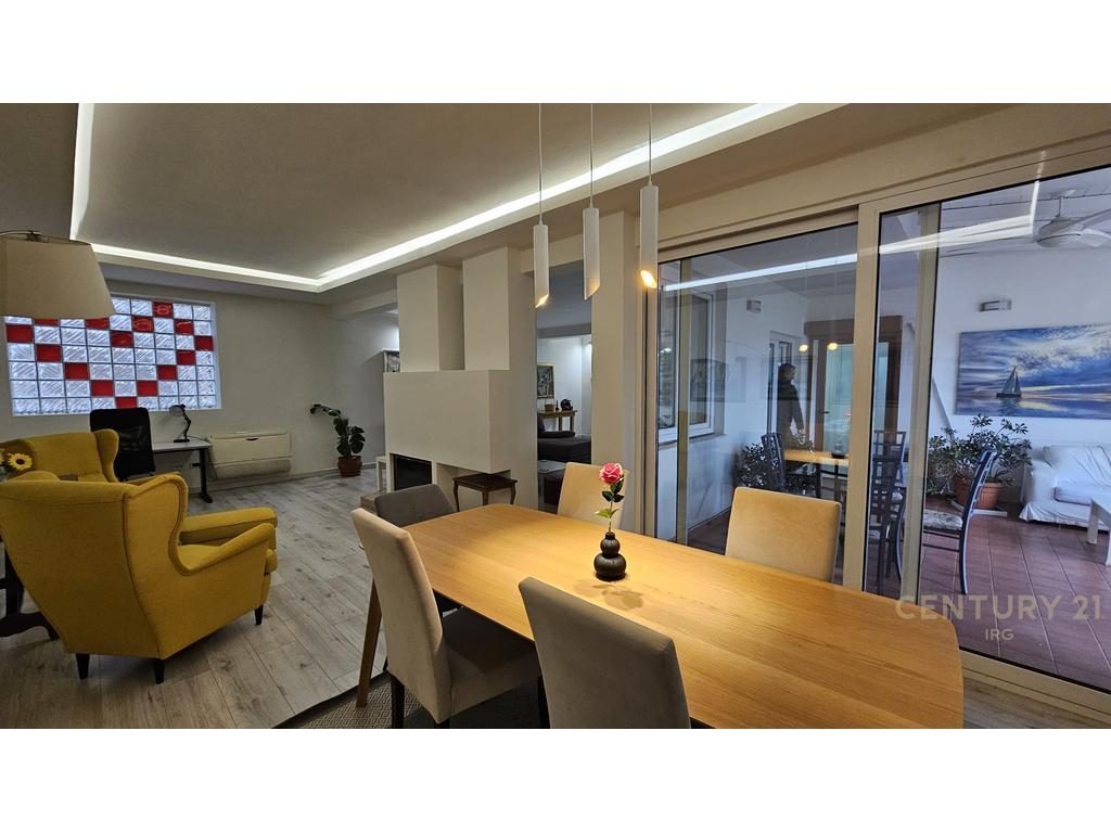 Shitet apartament 3+1+2 ne Bllok!
