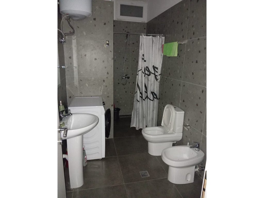 Apartament 2+1 me Qira në Rrugën 5 Maji, Tiranë - 700€ | 100 m²