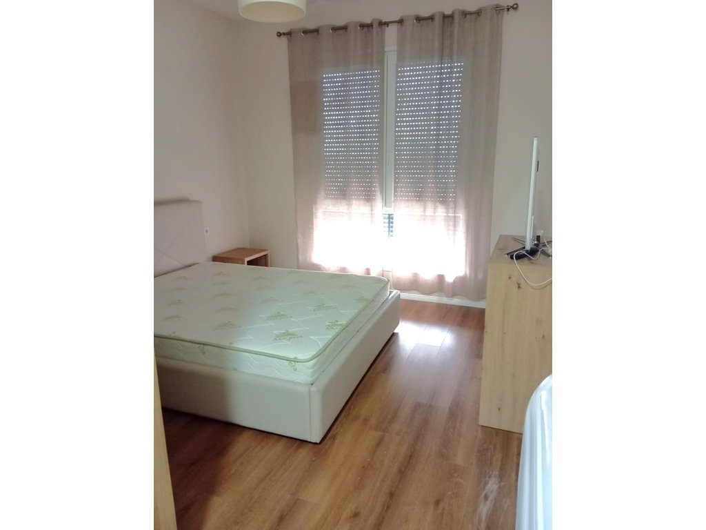 Apartament 2+1 me Qira në Rrugën 5 Maji, Tiranë - 700€ | 100 m²