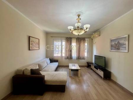 Apartament 1+1 për shitje – Zona e 21 Dhjetorit, pranë Inxhinierisë së Ndërtimit!