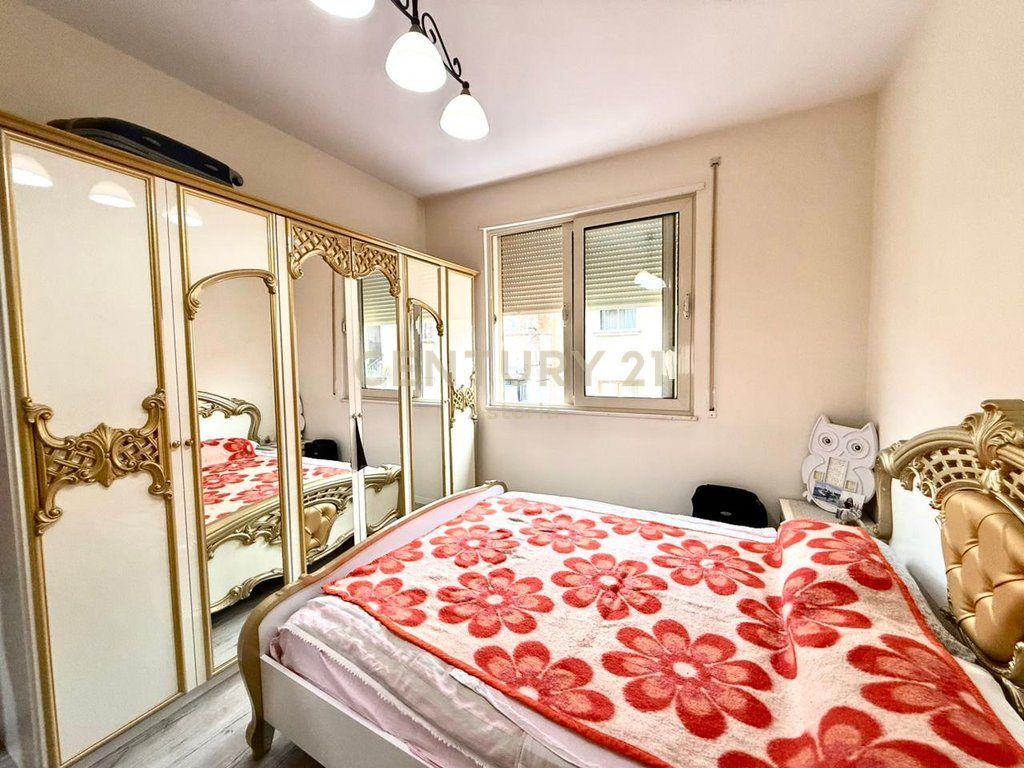 SHITET APARTAMENT 1+1 TE GJIMNAZI PARTIZANI