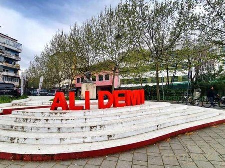 Ambient Komercial për Shitje 20 m²!