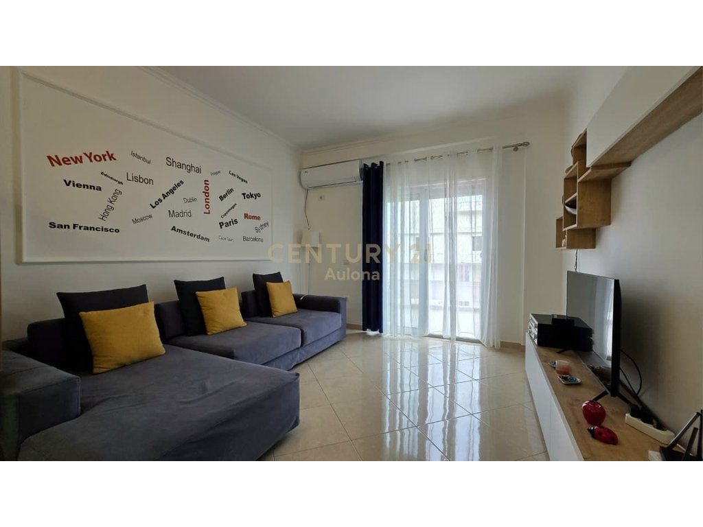 JEPET ME QERA APARTAMENT 2+1 ME PAMJE NE DET NE LUNGOMARE 1