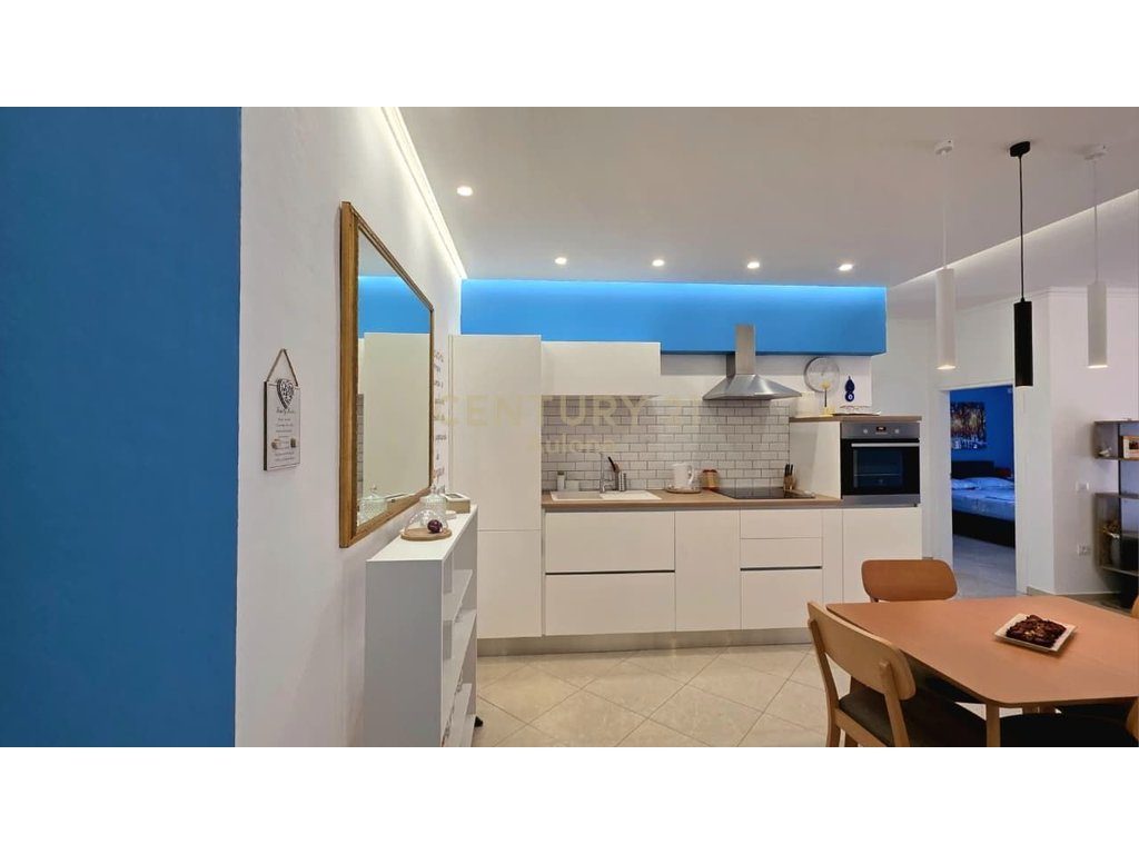 JEPET ME QERA APARTAMENT 2+1 ME PAMJE NE DET NE LUNGOMARE 1