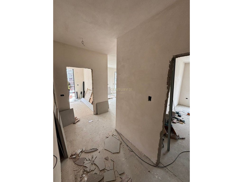 Apartament 2+1+2 në Shitje – Ali Demi | Pallat i Ri (2024–2025)